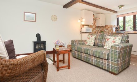 1 Bed in Lyme Regis 2