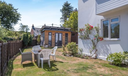 3 Bed in Ventnor 1