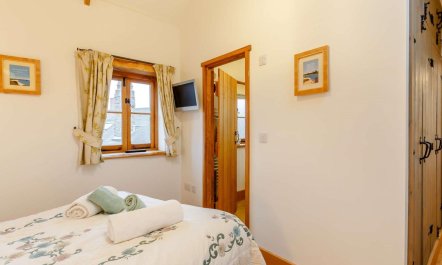 2 Bed in Kingsbridge 9
