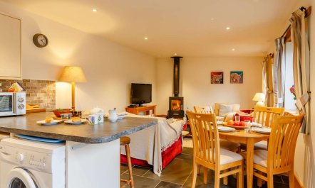 2 Bed in Kingsbridge 7