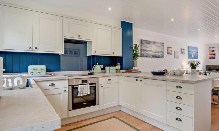 3 Bed in Cirencester 8