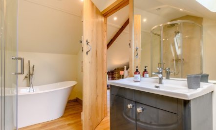 3 Bed in Swansea 9