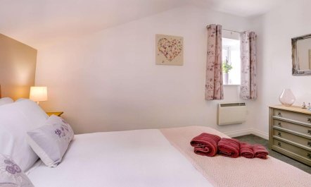 1 Bed in Holmfirth 8