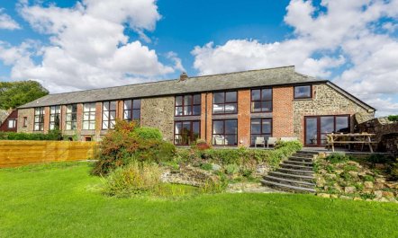 5 Bed in Holsworthy 1