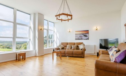 5 Bed in Holsworthy 7