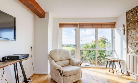 5 Bed in Holsworthy 8