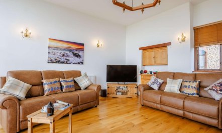 5 Bed in Holsworthy 3