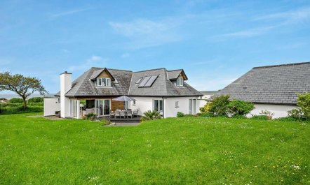5 Bed in Bude