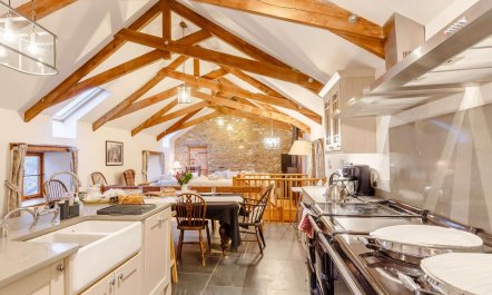 4 Bed in Kingsbridge 2