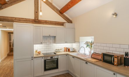 Rhianwen, Plas Moelfre Hall Barns 2