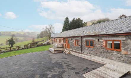Rhianwen, Plas Moelfre Hall Barns 3