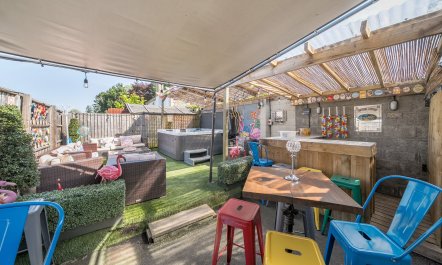 The Boars Head Pub 0