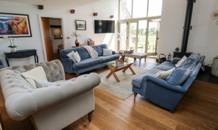 Crane Field Laithe 0