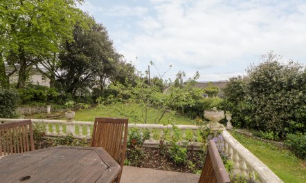 Holcombe House 0