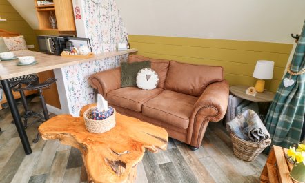 Buttercup Lodge 2