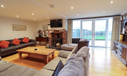 Bwthyn Y Bugail (Shepherd's Cottage 4