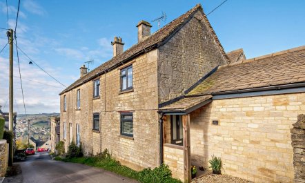 3 Bed in Stroud 1