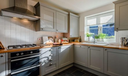 3 Bed in Lymington 3