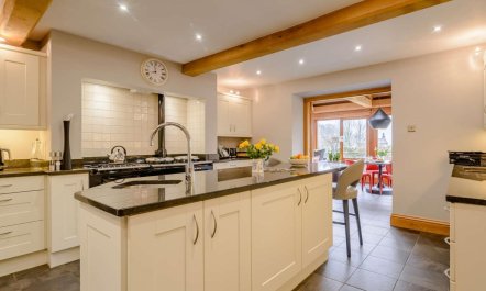 3 Bed in Halifax 5