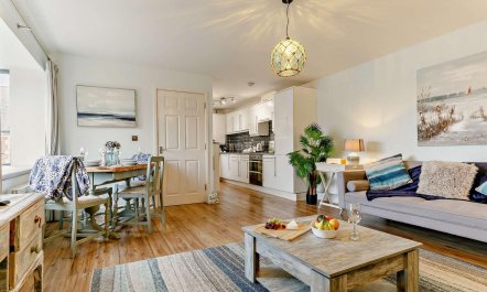 3 Bed in St. Austell 4