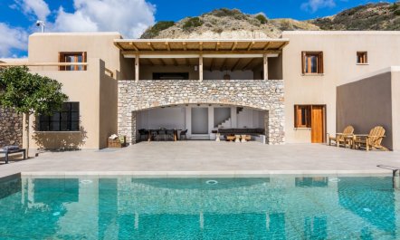 Secret of the Crete Coast 9