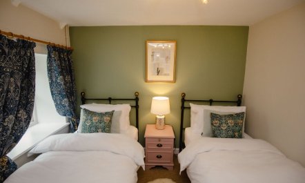 Dorset Cream Tea 8