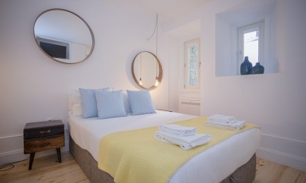 Cl&eacute;rigos Yellow 9