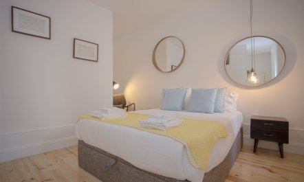 Cl&eacute;rigos Yellow 7
