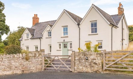 5 Bed in Crickhowell