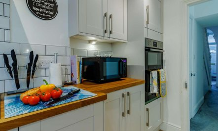 4 Bed in Brixham 1