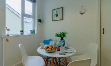 4 Bed in Brixham 3