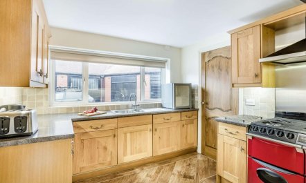 4 Bed in Colwyn Bay 9