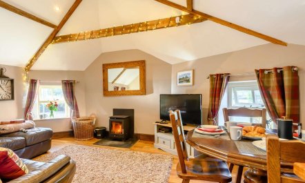 2 Bed in Crickhowell 1