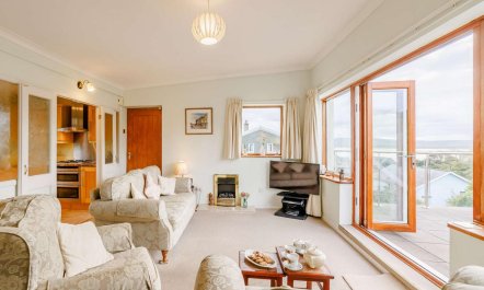 2 Bed in Aberdovey 4