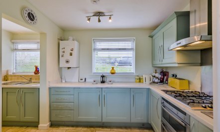 2 Bed in Aberdovey 8