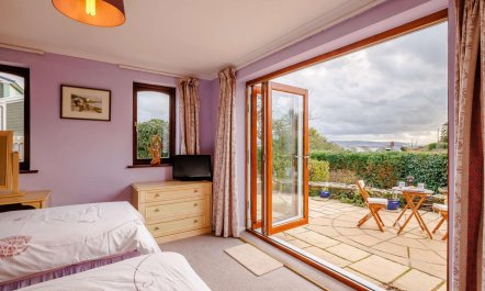 2 Bed in Aberdovey 6