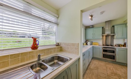 2 Bed in Aberdovey 9