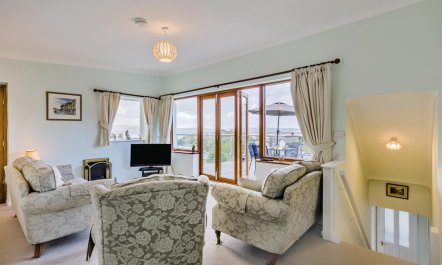 2 Bed in Aberdovey 5