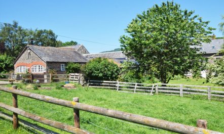 2 Bed in Abergavenny 1