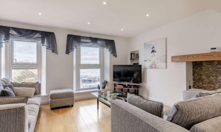 3 Bed in Brixham 2