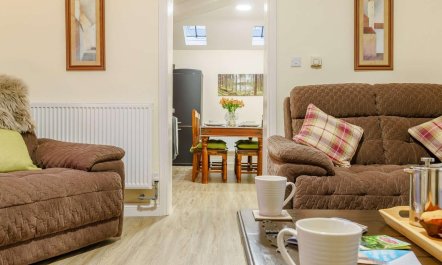 3 Bed in Whitby 4