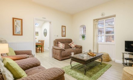 3 Bed in Whitby 6