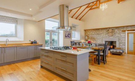 4 Bed in Grange-over-sands 3