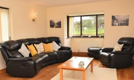 3 Bed in Kington 1