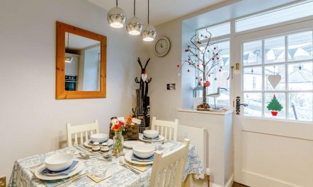 1 Bed in Fylingthorpe 4