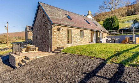 3 Bed in Crickhowell 2