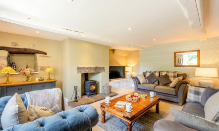 4 Bed in Grange-over-sands 0