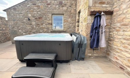 5 Bed in Lancaster 2