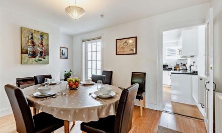 3 Bed in Arundel 1