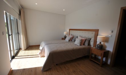 The Sunshine House in the Hills 7